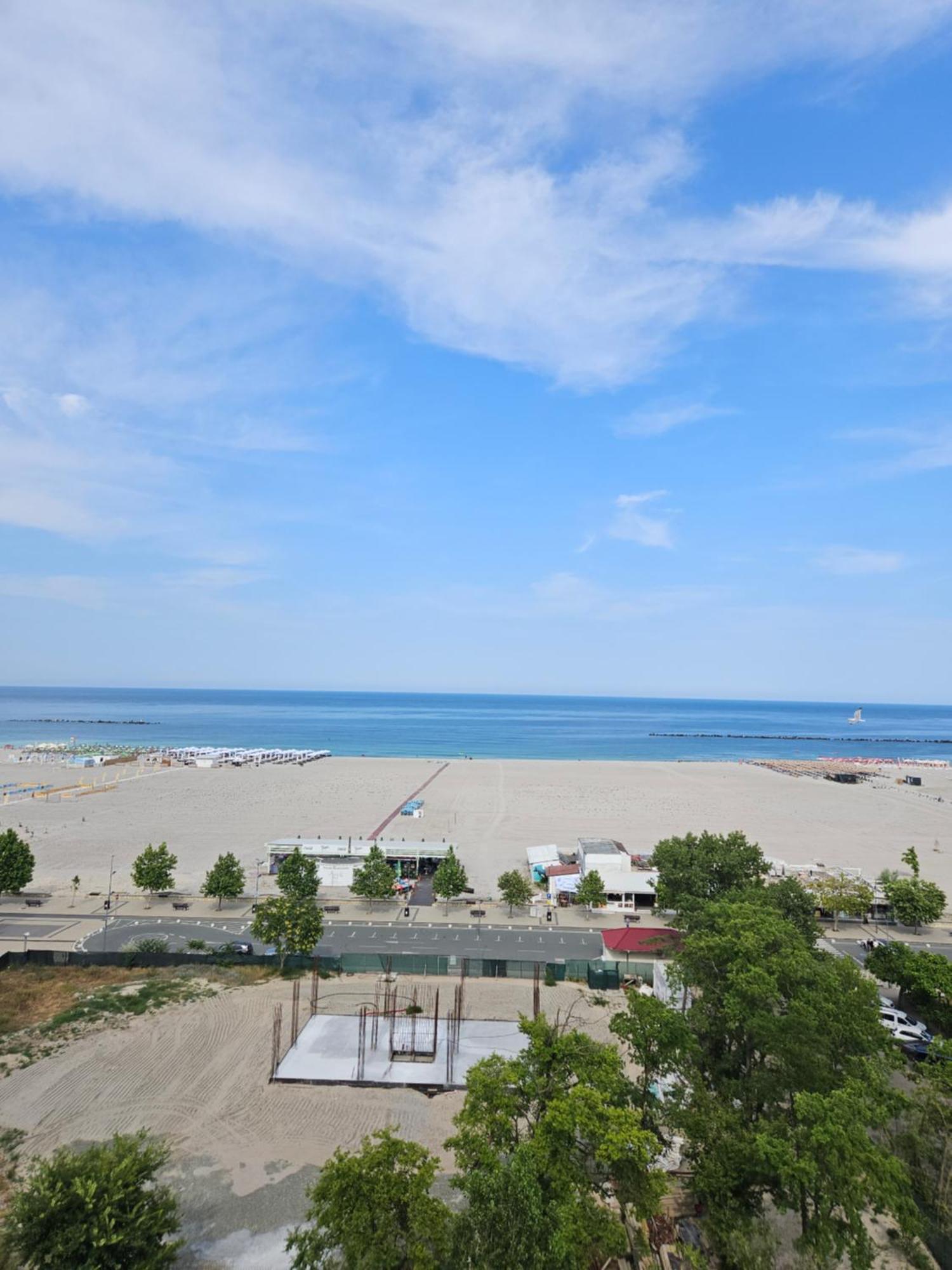 Mirage By The Sea Apartment *